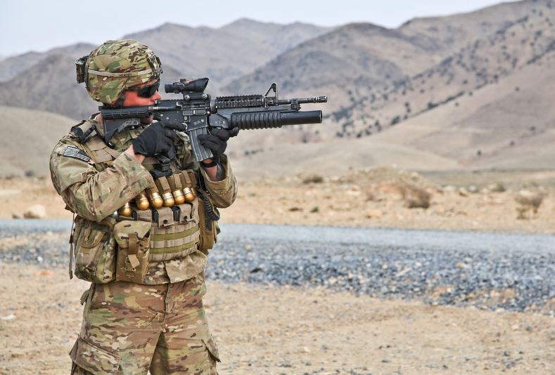 전쟁에서 총 쏘는 꿈