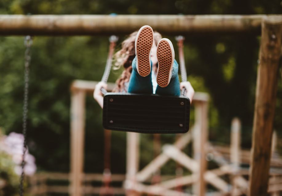 그네에서 떨어지는 꿈