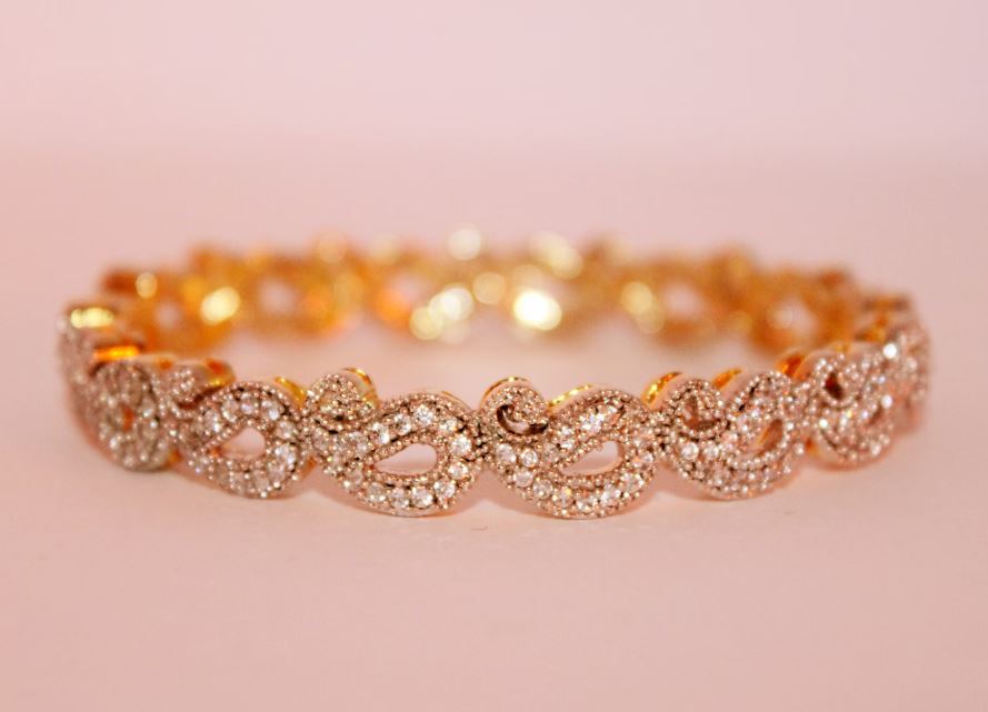 팔찌를 차는 꿈