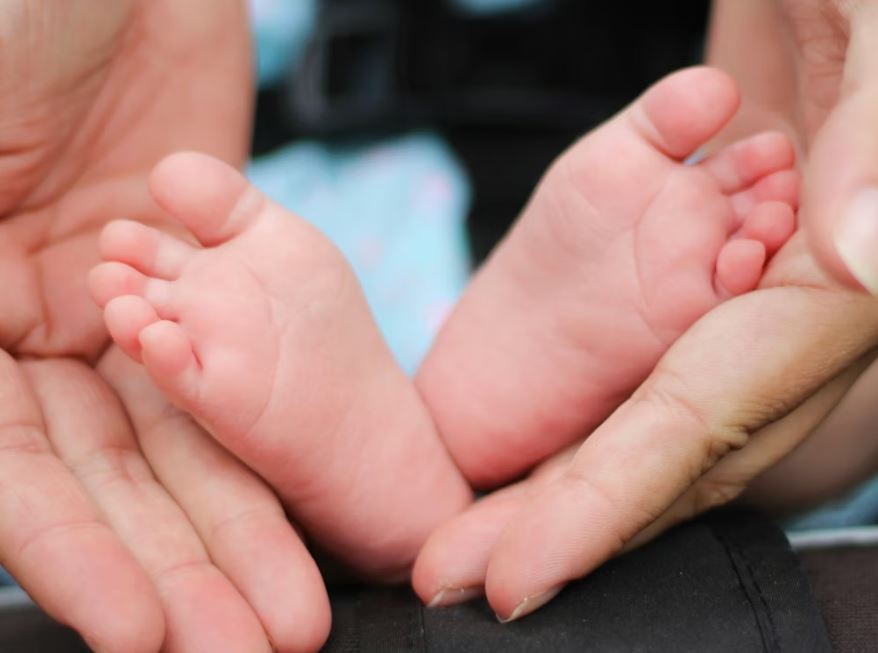 아기를 돌보는 꿈